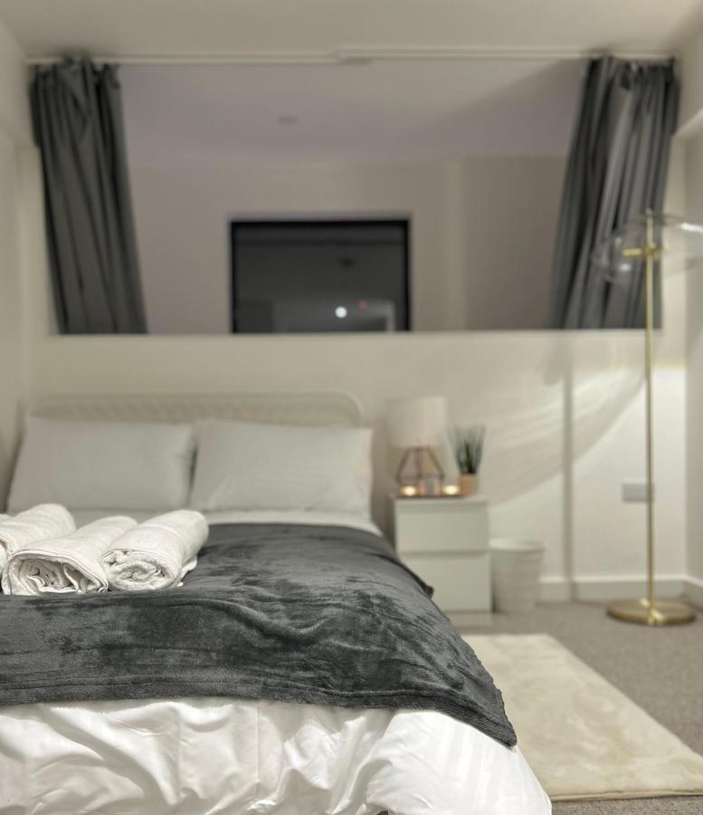 Modern 1-Bed Duplex+Balcony Apartment Manchester Exterior foto